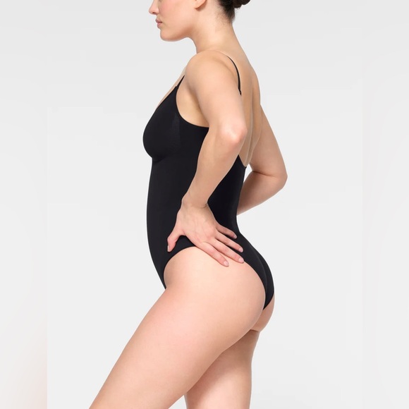 Skims Seamless Sculpt Brief Bodysuit Size Medium Open Box Color Onyx - Picture 2 of 13
